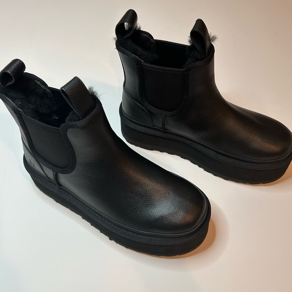 UGG Shoes - Ugg Neumel Chelsea Platform Leather Ankle Boot Black Size 7